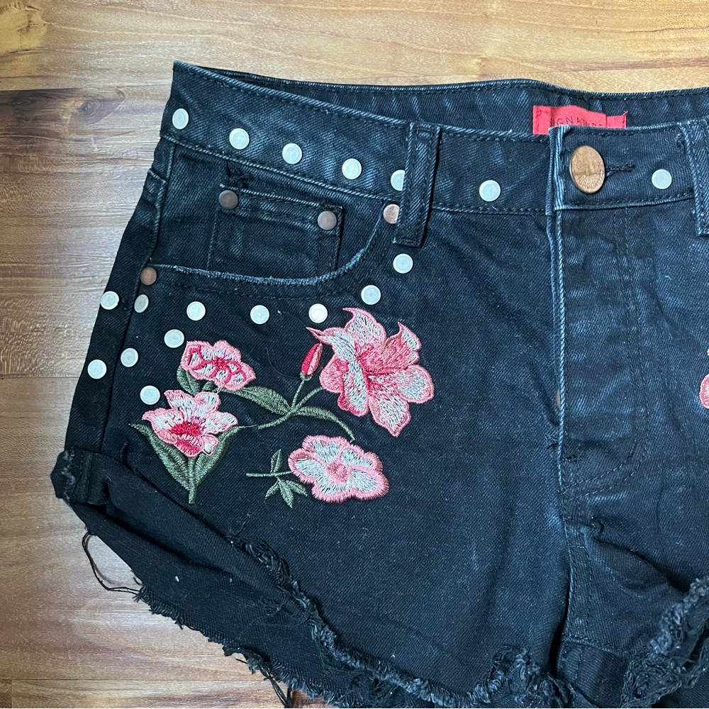 Signature 8 floral embroidered black denim shorts